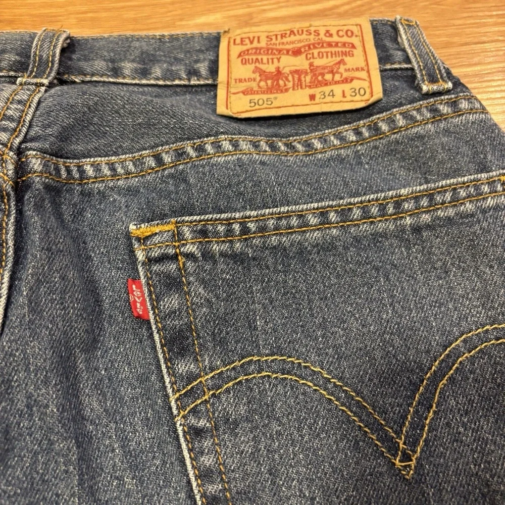 Vintage Levi's 505 Jeans 34x30 (Fits 32x30) Blue‎ Denim Medium Wash Relaxed Y2K